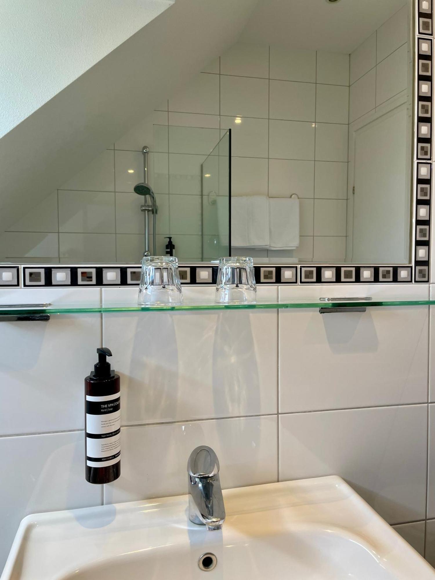 Hotel - B&B - Appartement De Zevende Heerlijkheid 슬레나켄 외부 사진